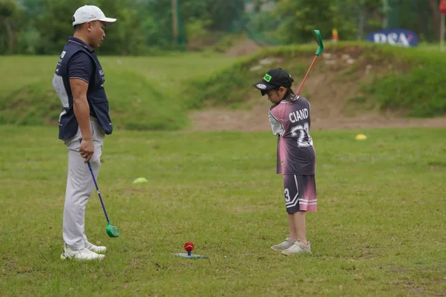 Gậy SNAG khác gì gậy Golf Truyền thống? Vì sao giúp người mới dễ học hơn