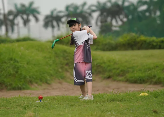 Những cú swing vụng về một cách hoàn hảo