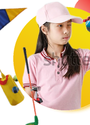 Học sinh tham gia hoạt động SNAG Golf theo nhóm